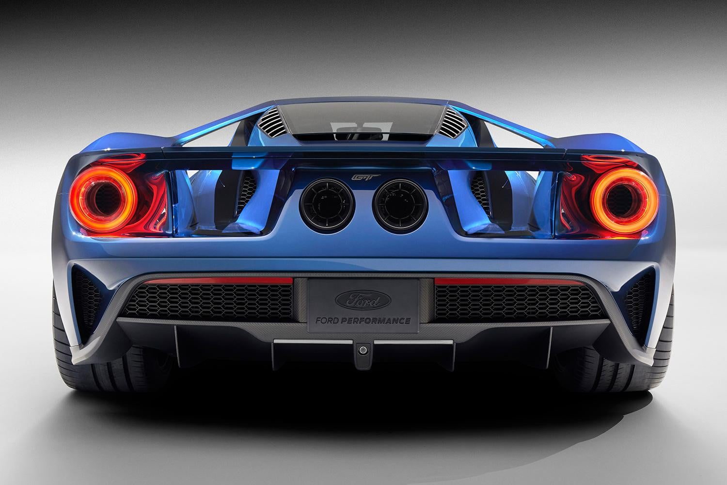 2016-ford-gt-carbon-fiber_04-2-1500x1000.jpg