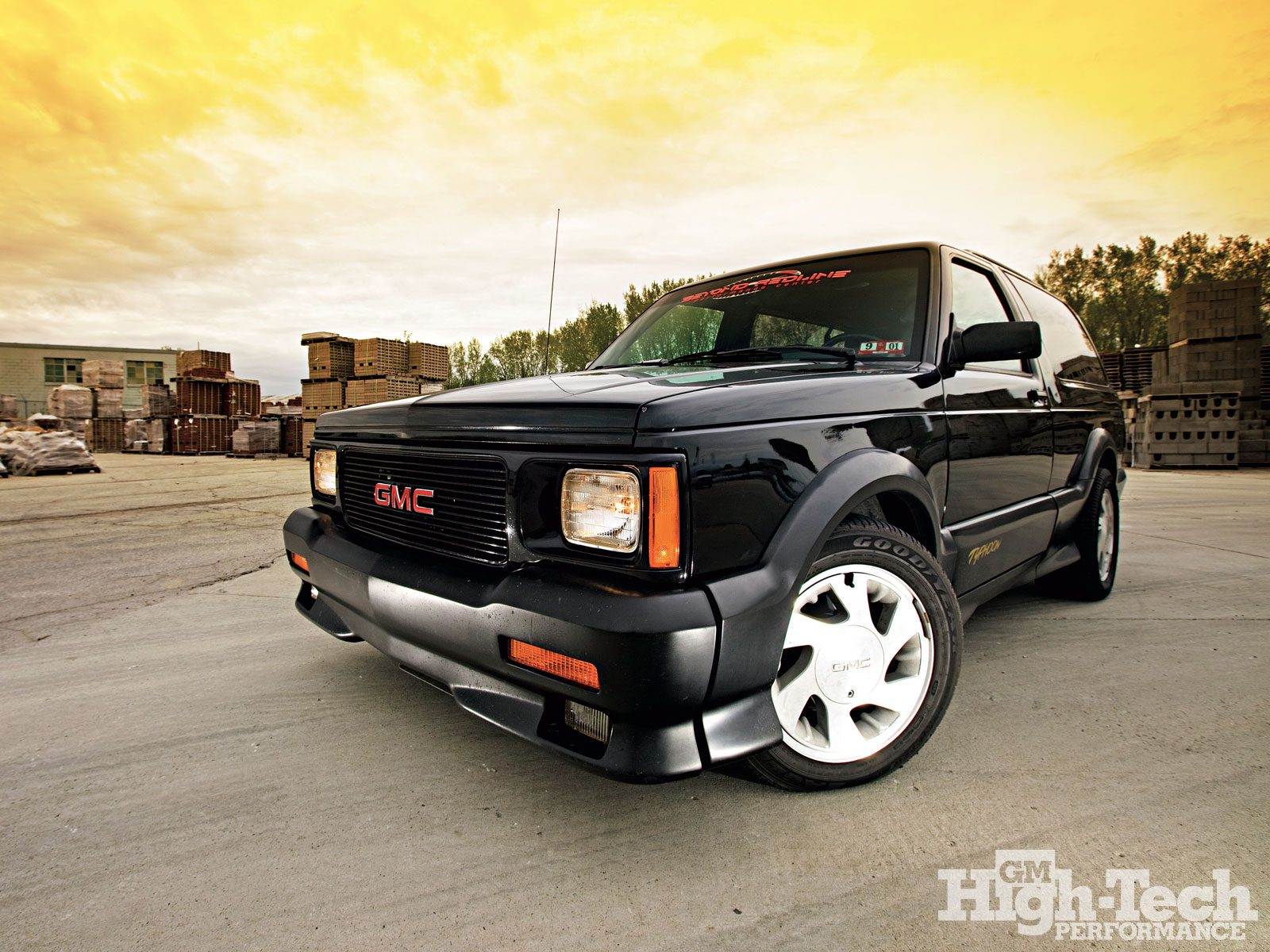 1002gmhtp-01-z+1993-gmc-typhoon+front-grill.jpg