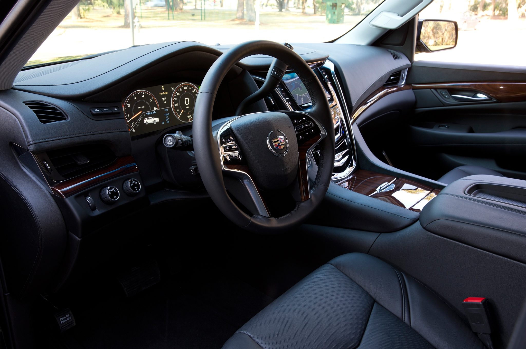 2015-cadillac-escalade-interior-view-02.jpg