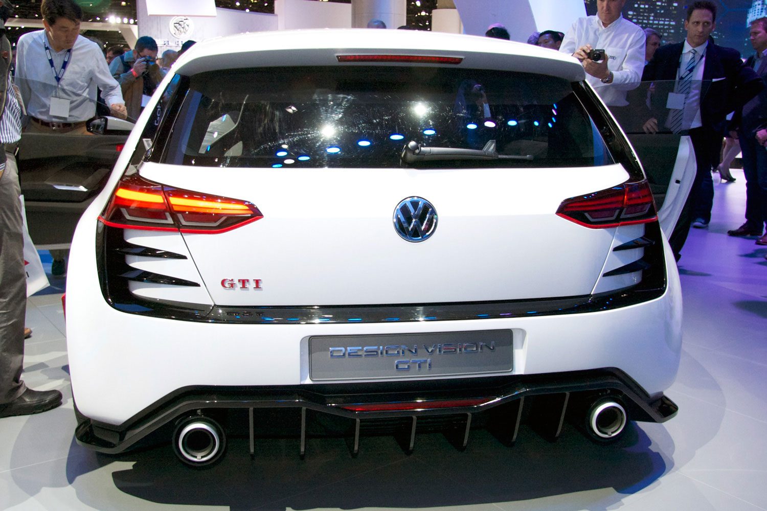 Volkswagen-Design-Vision-GT-Concept-rear-002.jpg