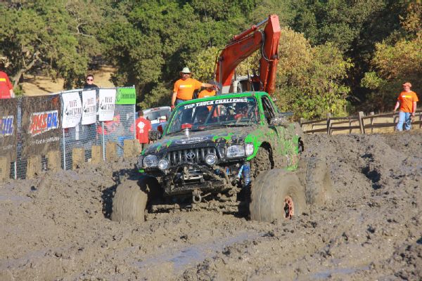 top-truck-challenge-2013-mud-pit-110-1999-toyota-tacoma.jpg