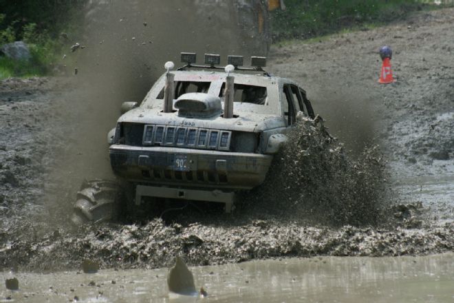 custom-jeep-grand-cherokee-mud-pit