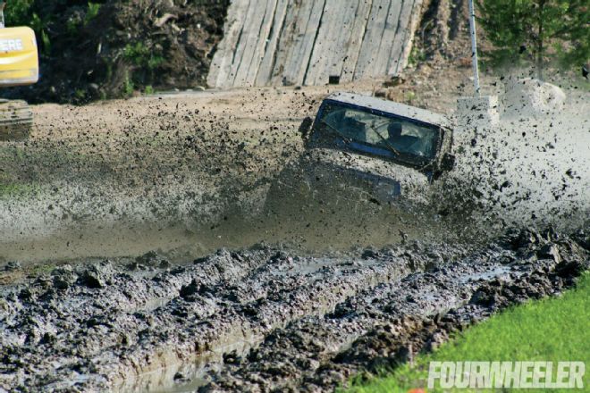 jeep-in-mud-pit.jpg