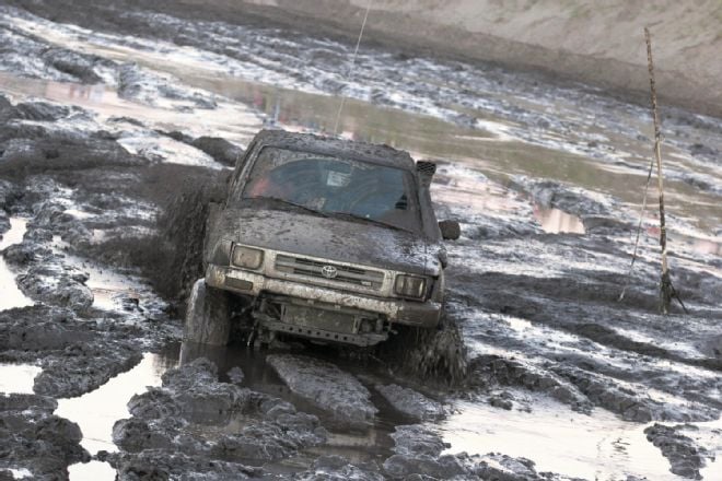 toyota-tacoma-mud-truck