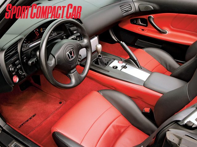 sccp_0805_06_z+2005_honda_s2000+interior.jpg