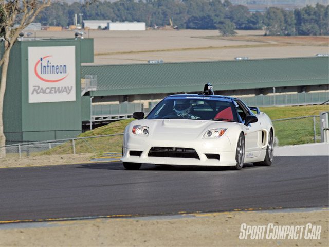 sccp_0902_10_z+2005_honda_nsx_type_r+nsx_white_track.jpg