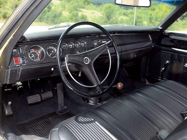 mopp_0606_04z%2B1969_dodge_coronet_super_bee%2Binterior.jpg