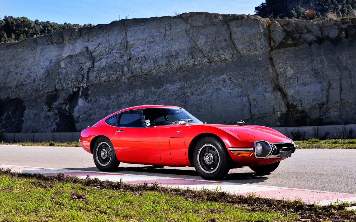 1968-toyota-2000gt-front-three-quarters.jpg