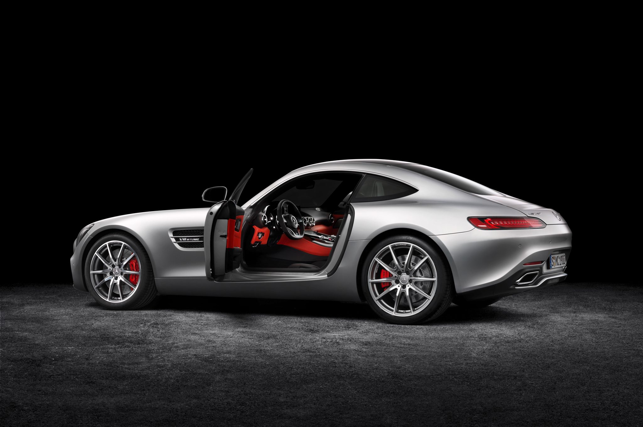 2016-mercedes-amg-gt-rear-interior-view.jpg