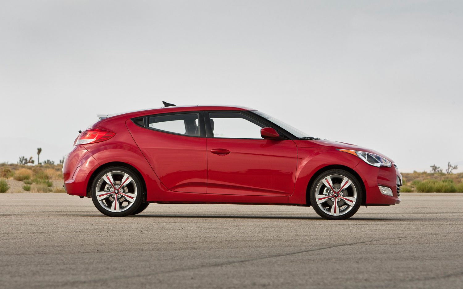 2012-hyundai-veloster-side.jpg