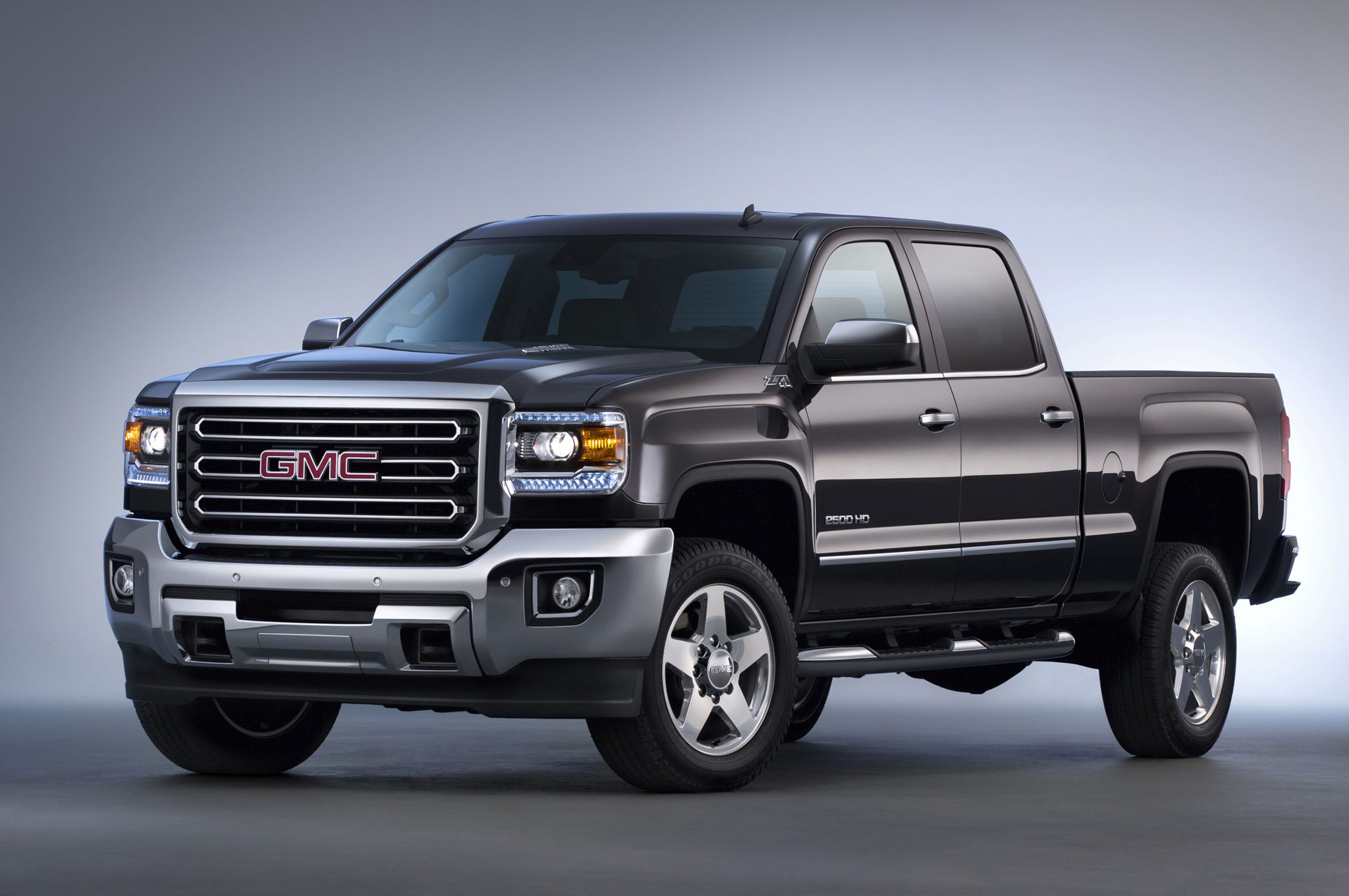 2015-GMC-Sierra-2500HD-front-view.jpg