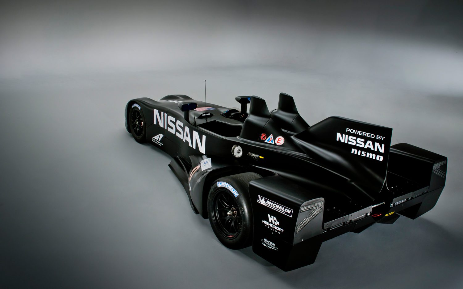 nissan-deltawing-racer-rear-three-quarter.jpg