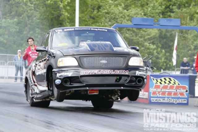 1999-ford-f-150-svt-lightning-wheelie.jpg