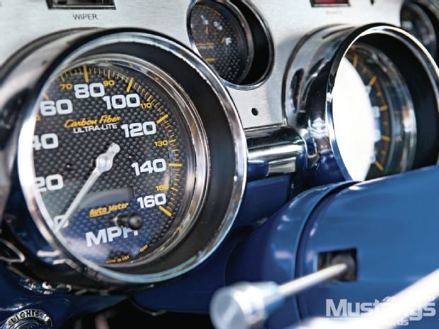 mdmp-1203-04%2B1967-ford-mustang%2Bauto-meter-carbon-fiber-gauges.jpg