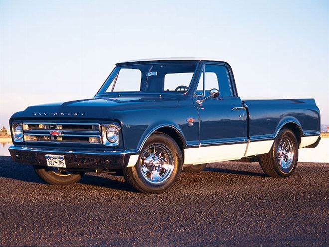 0407tr_01_z%2B1967_chevy_c10%2Bfront_left_view.jpg