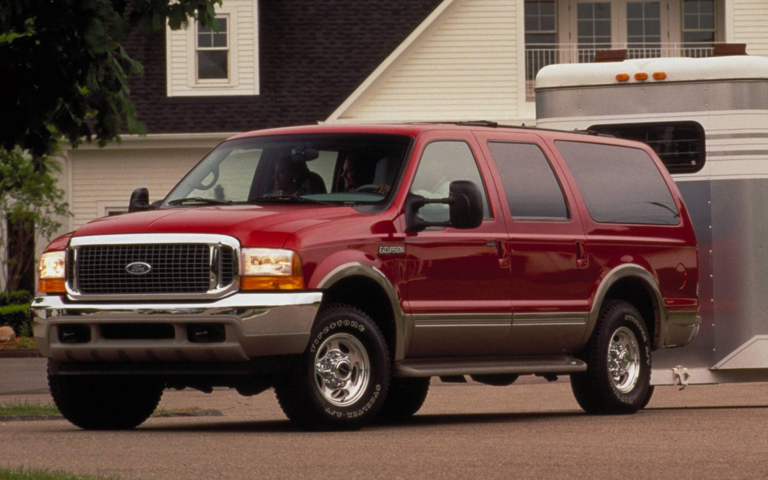 2000-ford-excursion.jpg