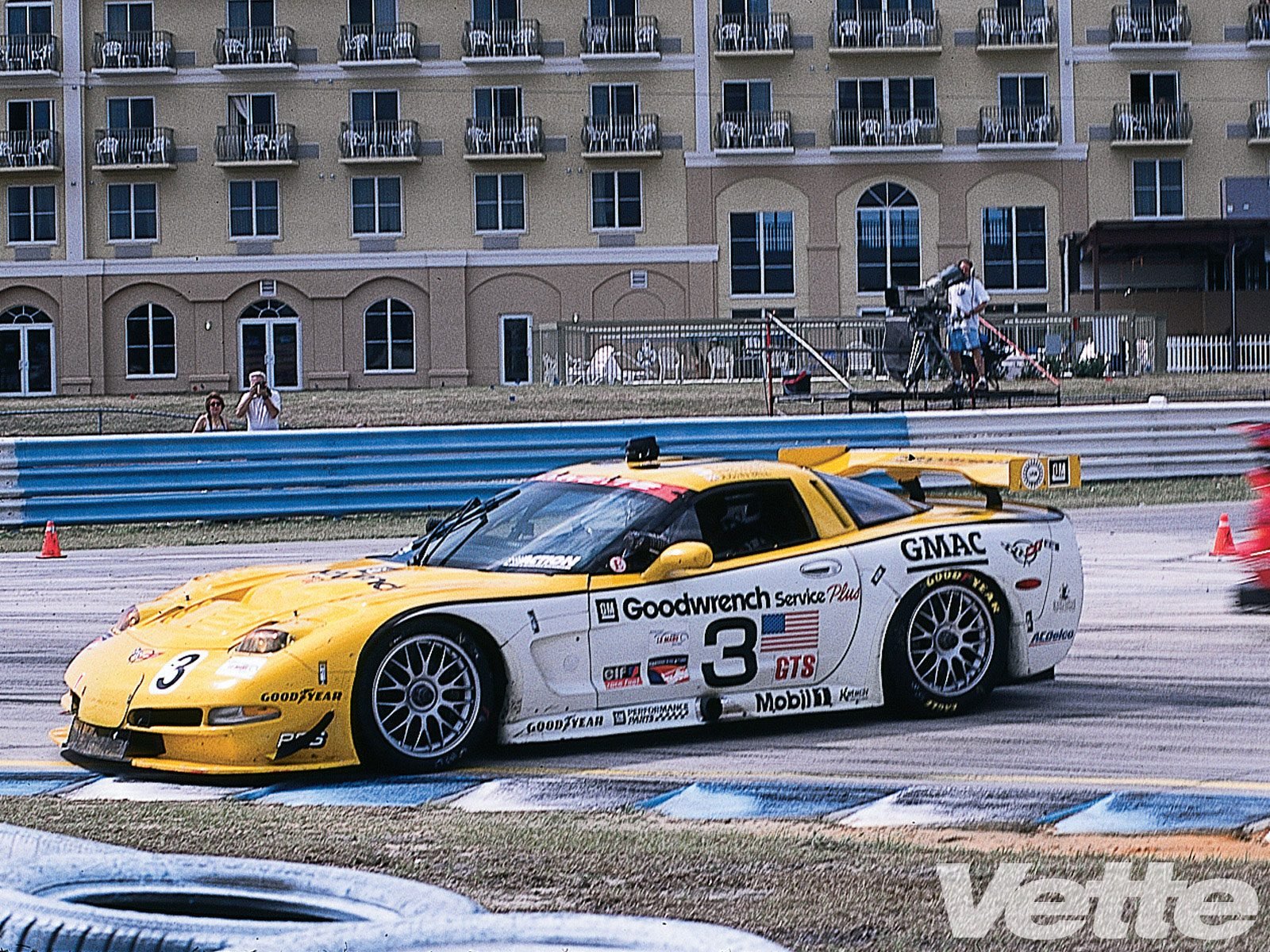 vemp_0007_04_o+chevrolet_corvette_c5_r+race_car.jpg