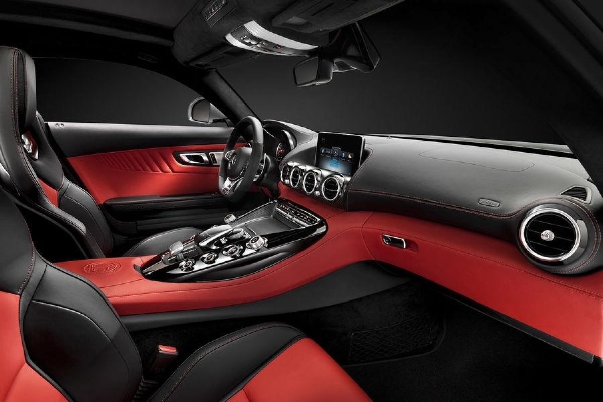 100281-mercedes-amg-gt-interior-4.jpg