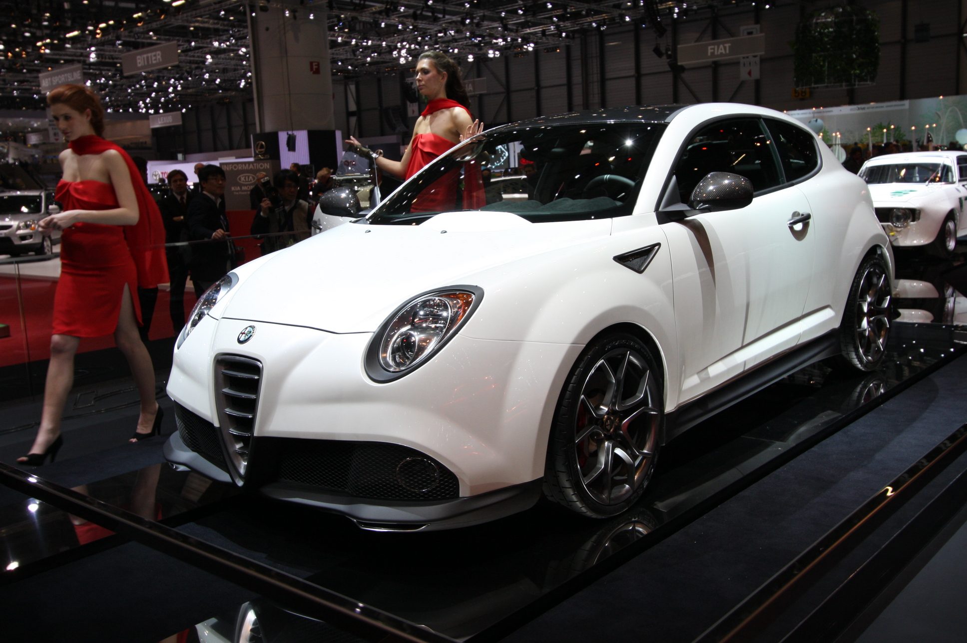 S0-Alfa-Romeo-MiTo-GTA-boule-de-nerf-Bogdanoff-style-46872.jpg