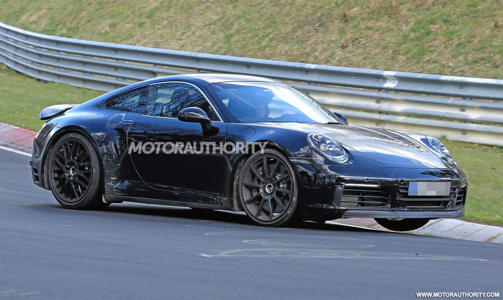 2019-porsche-911-spy-shots--image-via-s-baldauf-sb-medien_100597075_h.jpg