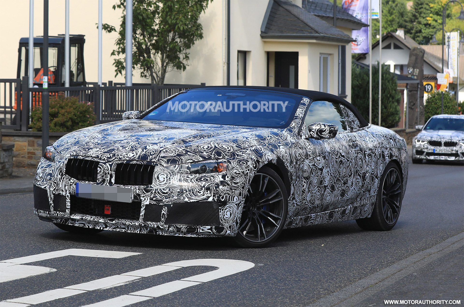 2020-bmw-m8-convertible-spy-shots--image-via-s-baldauf-sb-medien_100618941_h.jpg