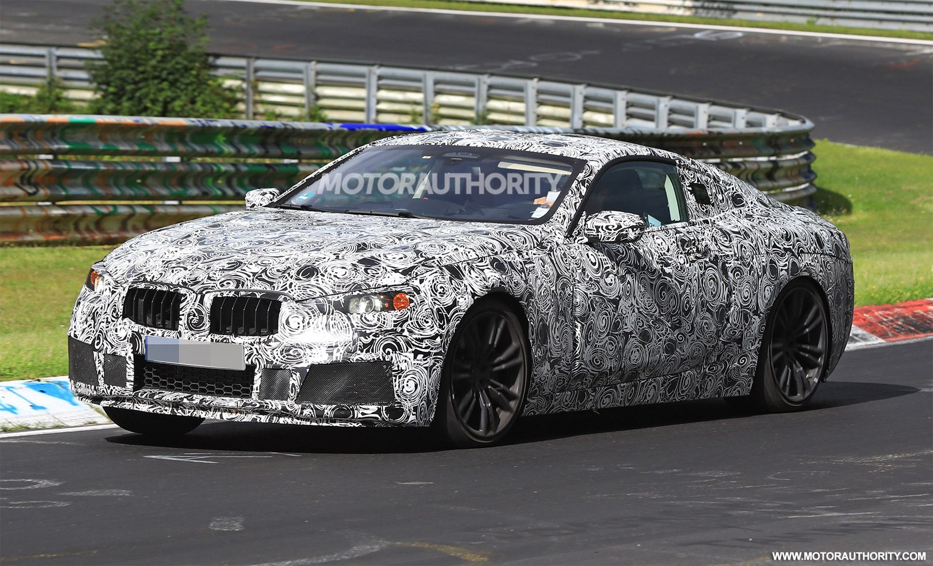 2020-bmw-m8-spy-shots--image-via-s-baldauf-sb-medien_100617947_h.jpg