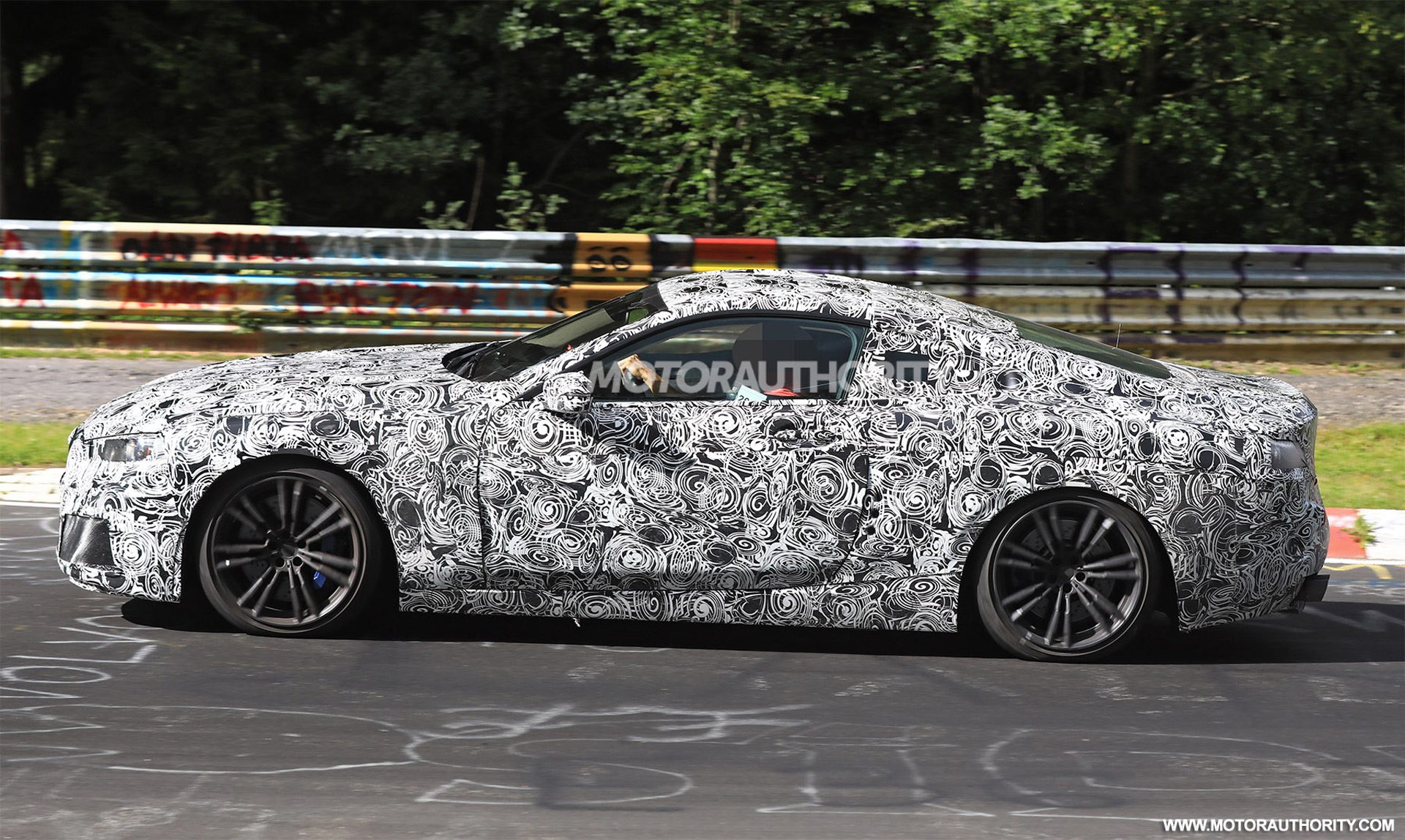 2020-bmw-m8-spy-shots--image-via-s-baldauf-sb-medien_100617954_h.jpg