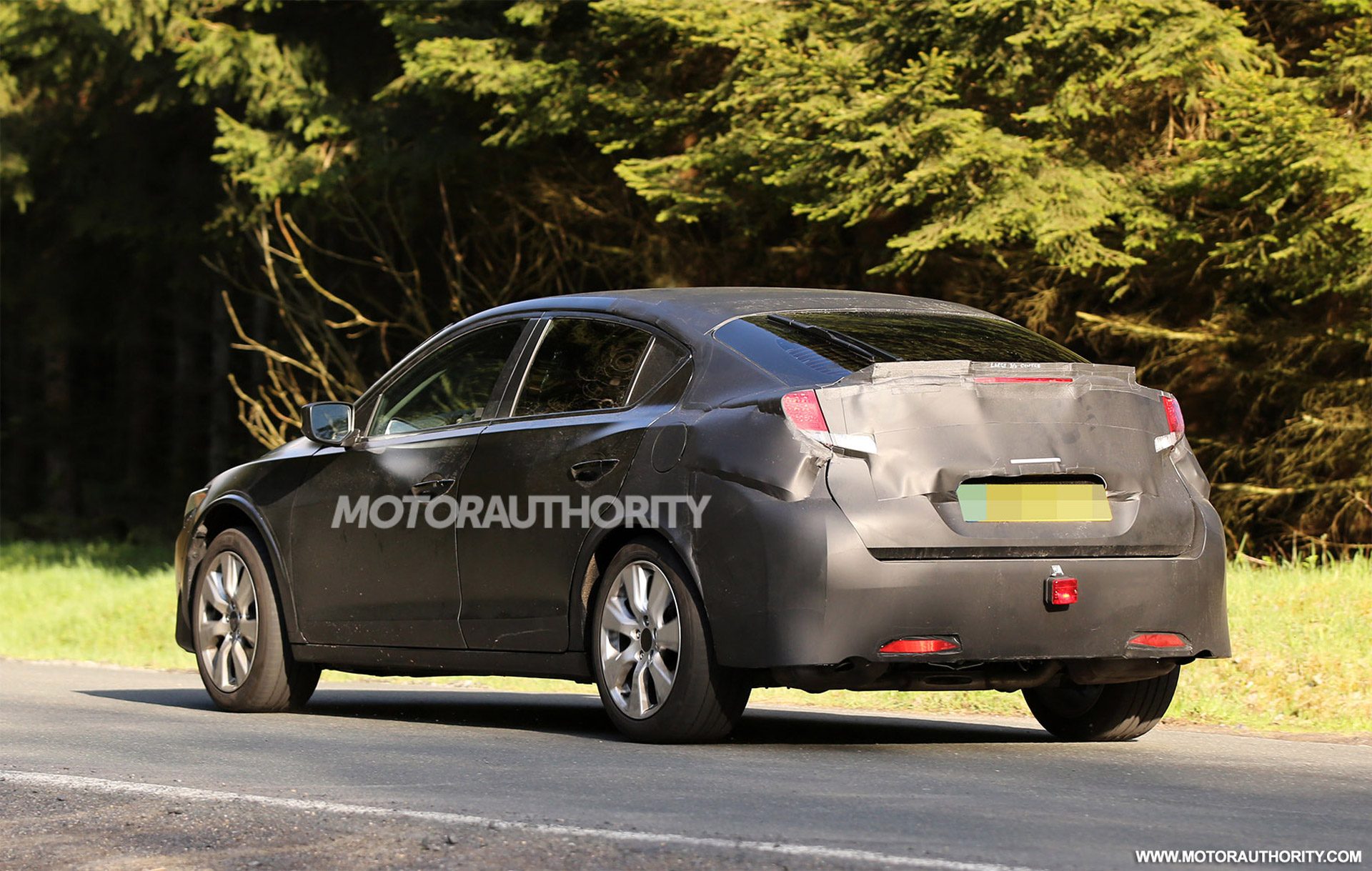 2016-honda-civic-liftback-spy-shots--image-via-s-baldauf-sb-medien_100509457_h.jpg