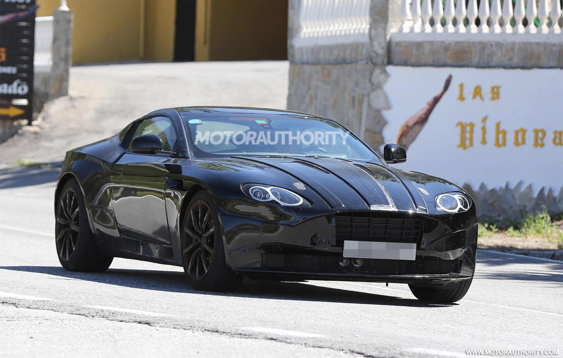 2017-aston-martin-db11-db9-replacement-spy-shots--image-via-s-baldauf-sb-medien_100521731_h.jpg