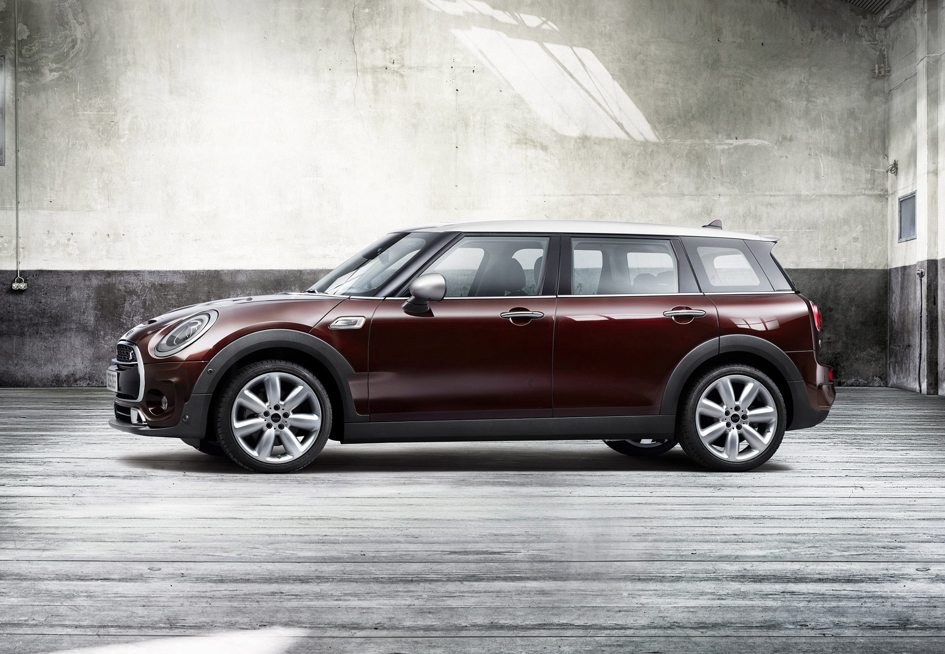 mini-cooper-clubman_100515682_h.jpg