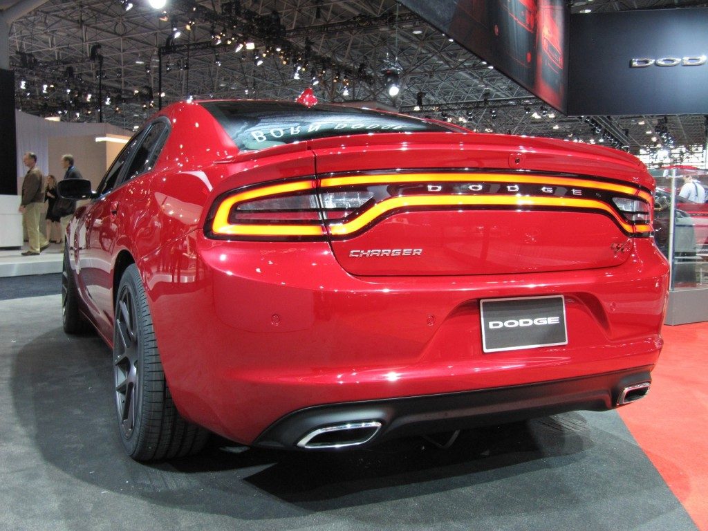 2015-dodge-charger-at-2014-new-york-auto-show_100464696_l.jpg