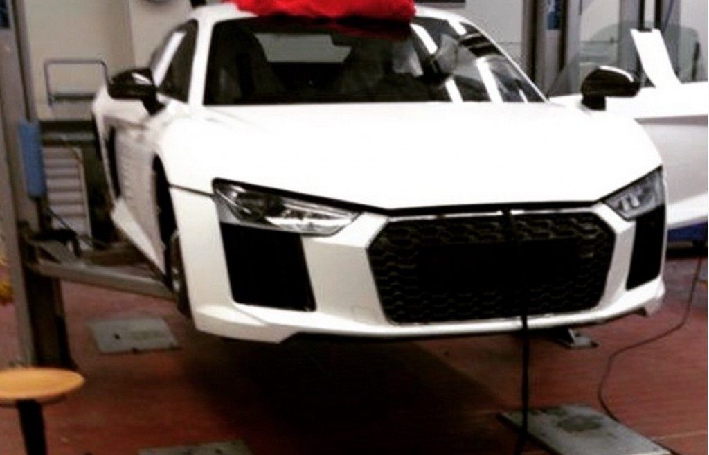 2016-audi-r8-image-leaked-image-via-instagram-user-dreboog_100499439_l.jpg