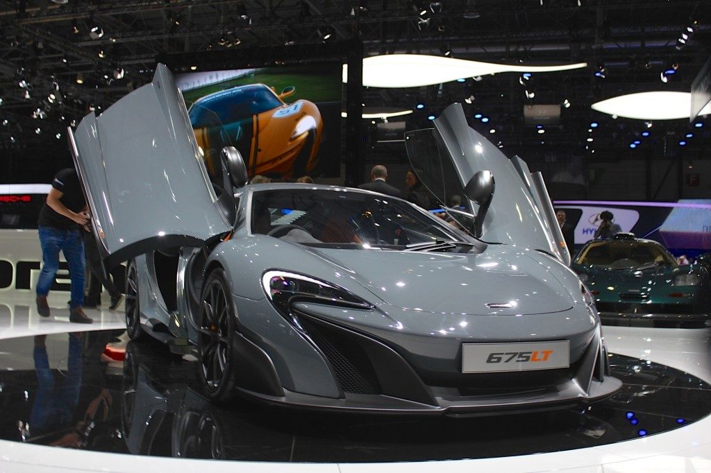 2016-mclaren-675lt_100503357_l.jpg