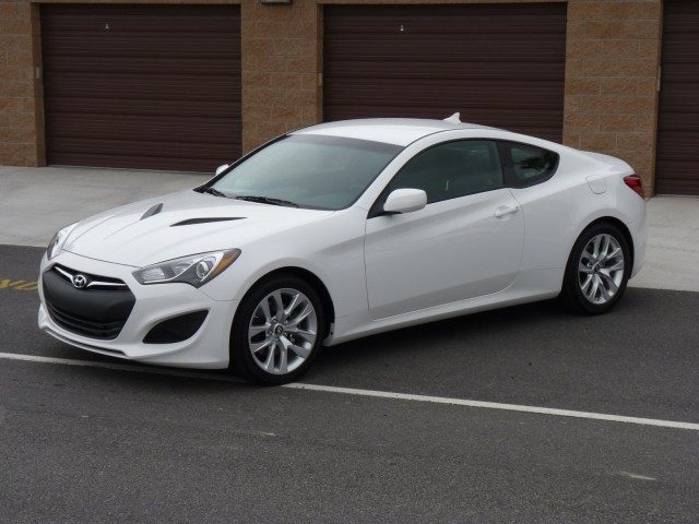 2013-hyundai-genesis-coupe_100382845_m.jpg