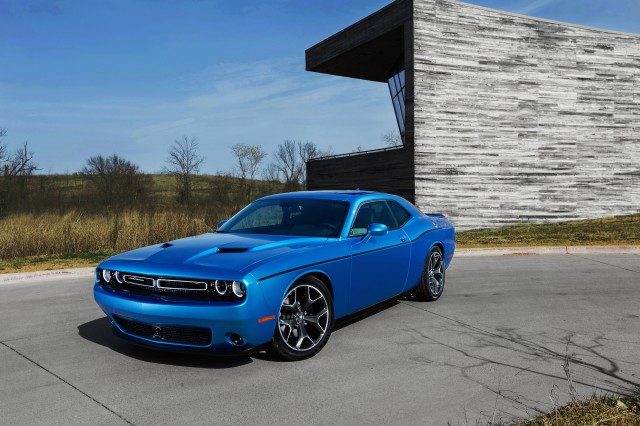 2015-dodge-challenger_100464358_m.jpg