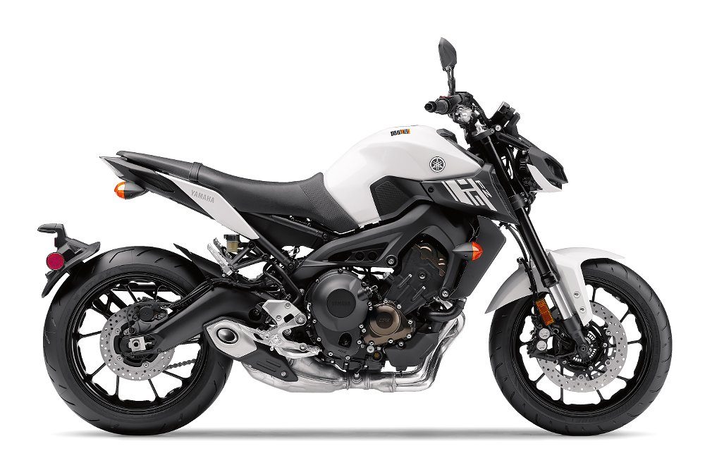 2017_FZ-09_White_1.jpg