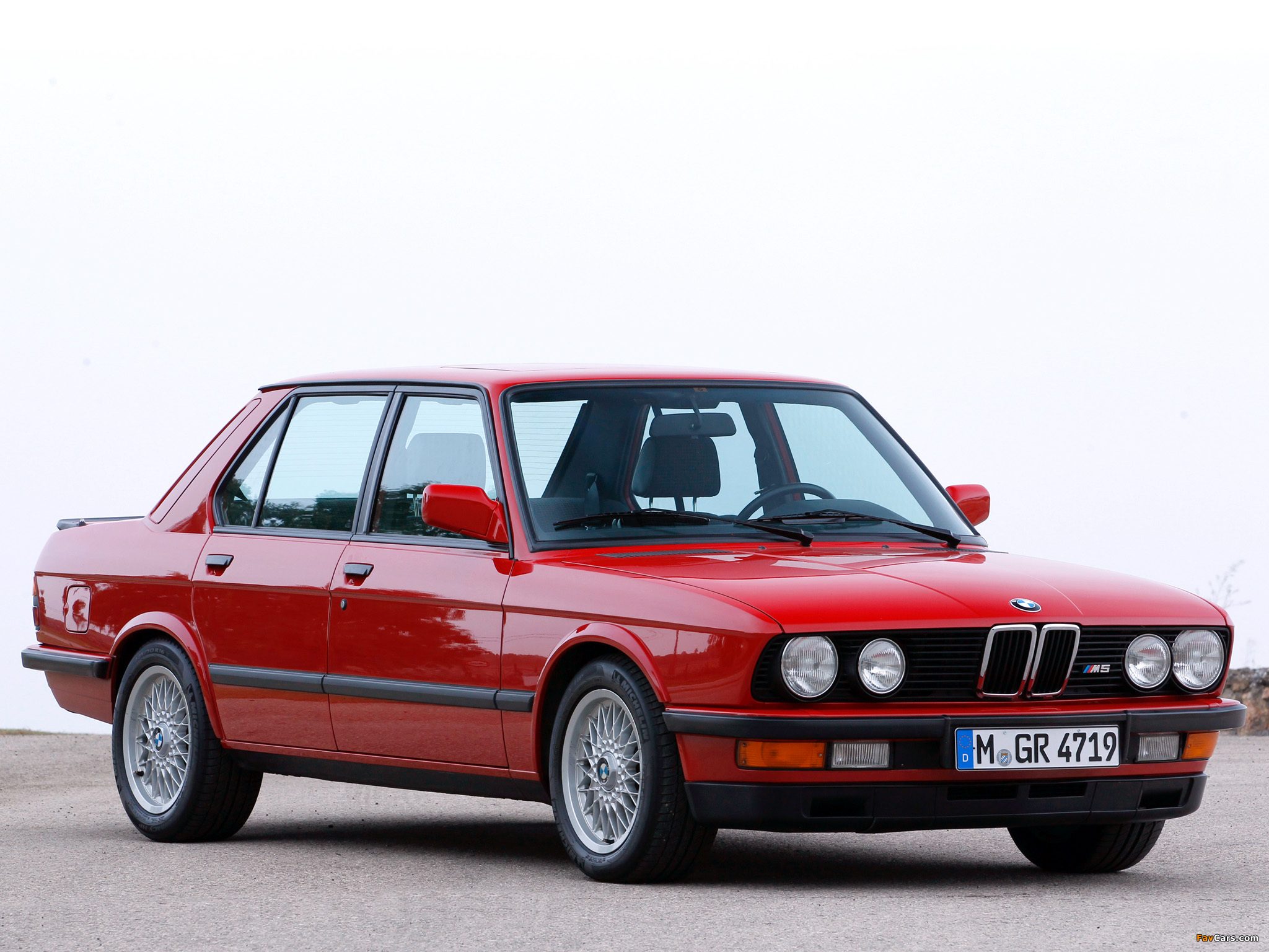 bmw_m5_1985_pictures_1.jpg