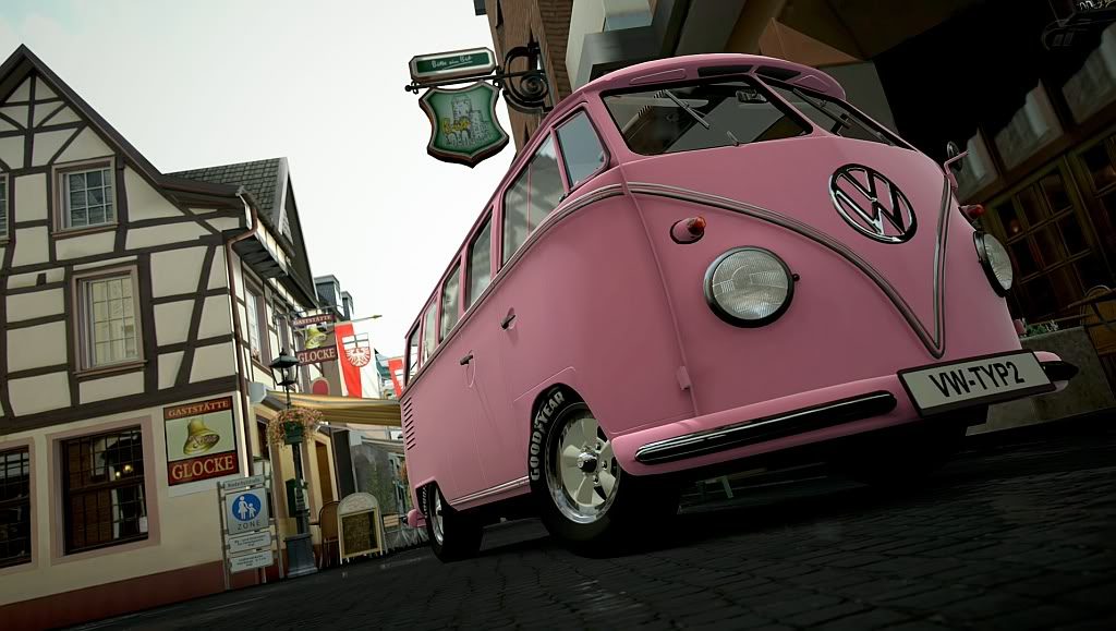 GT5_0212_PinkBus1.jpg