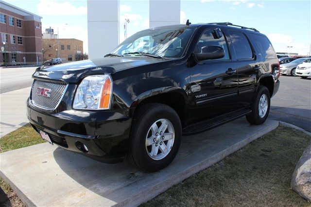 2012_gmc_yukon_slt_black_in_csi_idaho_100207082640261092.jpg