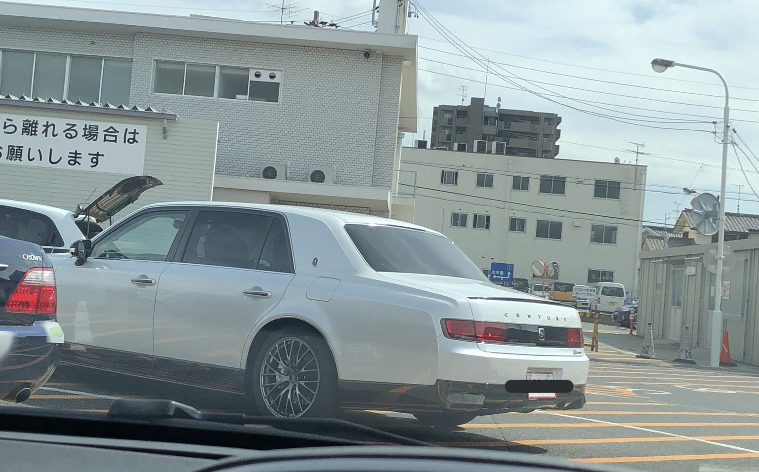 Toyota-Century-GRMN-02.jpg