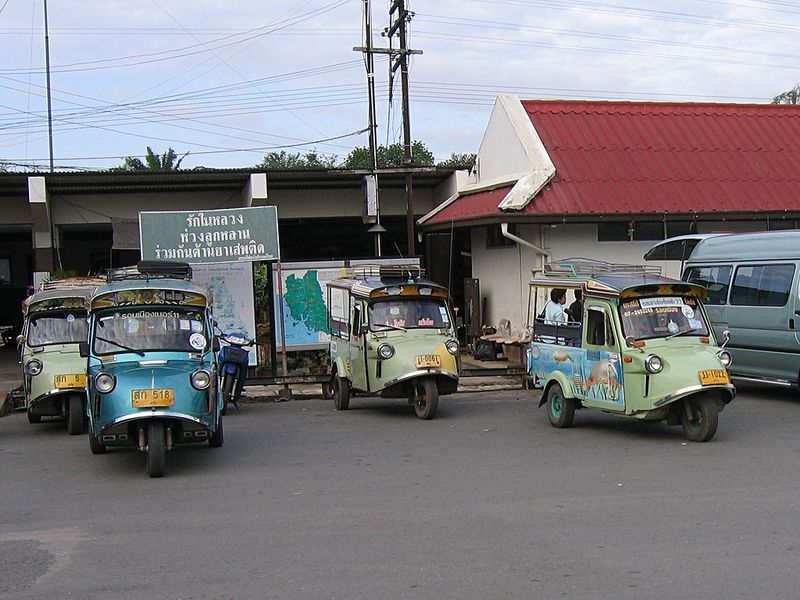 1024px_trangtuktuk_13016.jpg