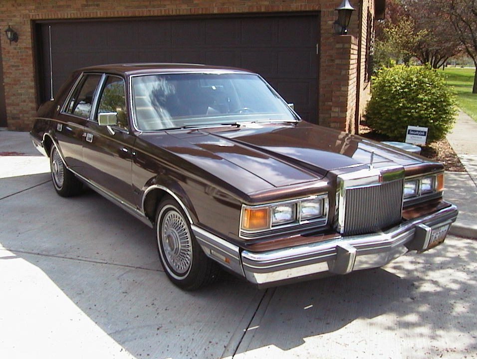 lincoln-continental-1983-2.jpg