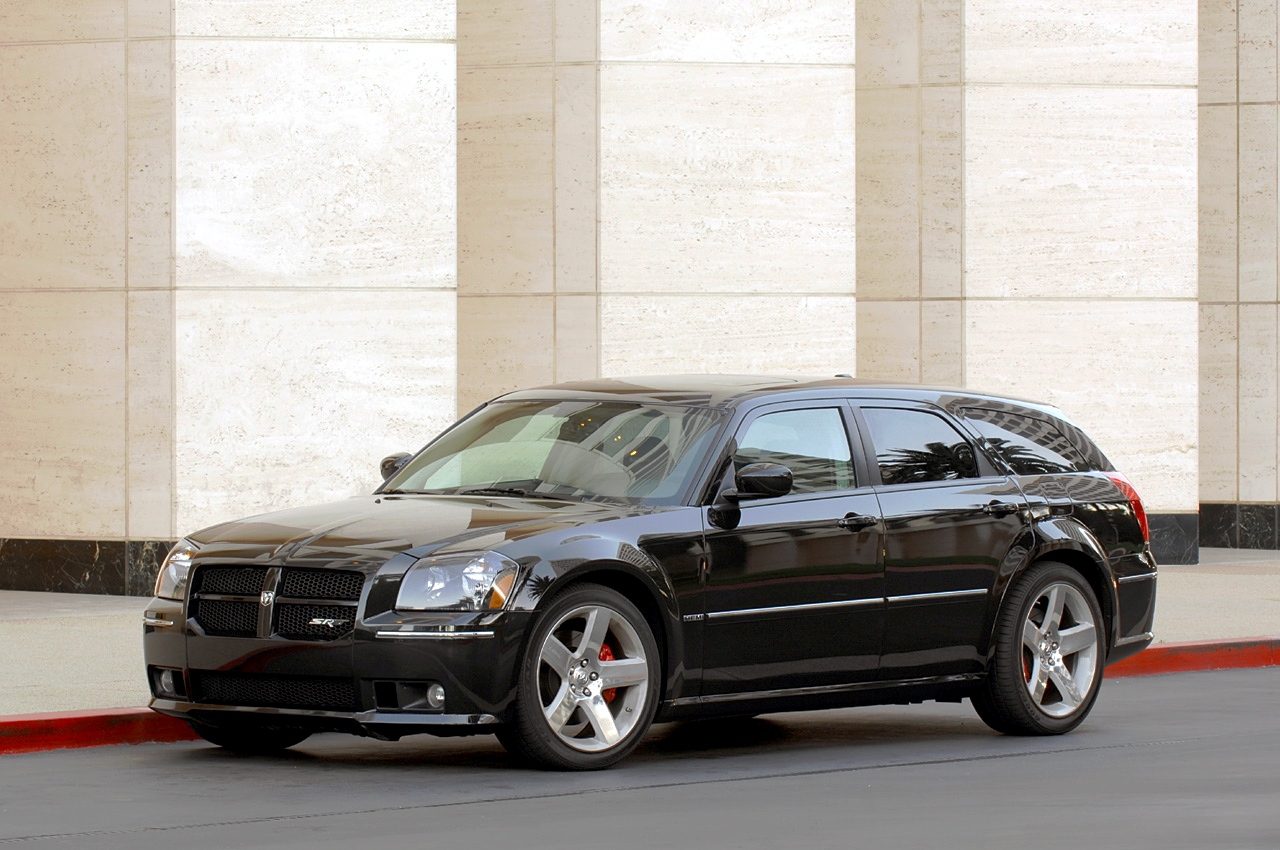 srt8-srtikes-back-or-get-pleasure-from-riding-dodge-magnum-1.jpg