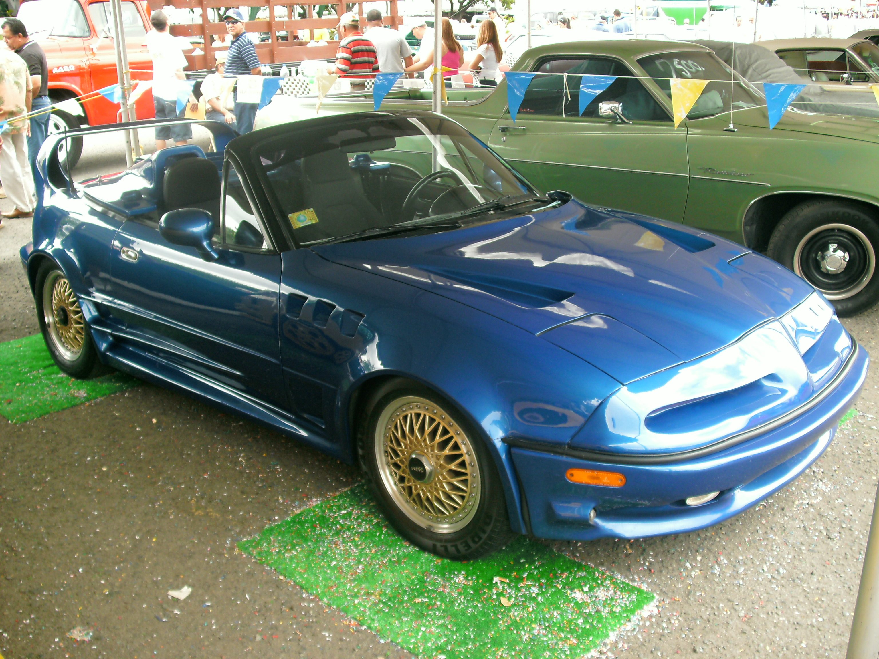 custom_mazda_miata_by_lpagan401.jpg