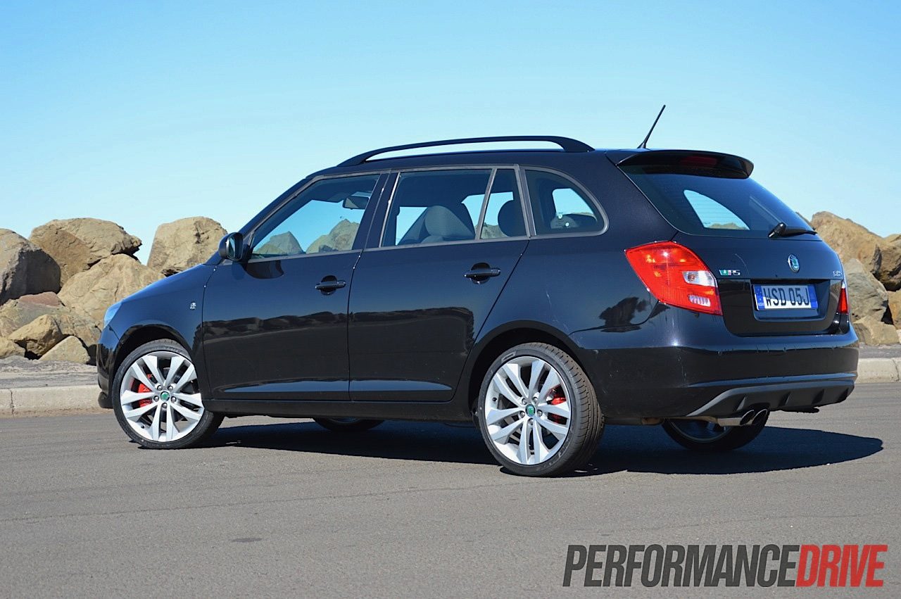 2012-Skoda-Fabia-RS-Wagon-Black-Magic-2.jpg