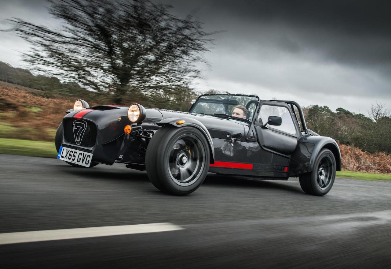 Caterham-620S-driving.jpg