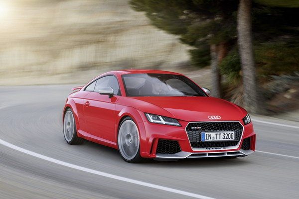 2017-audi-tt-rs-16_600x0w.jpg