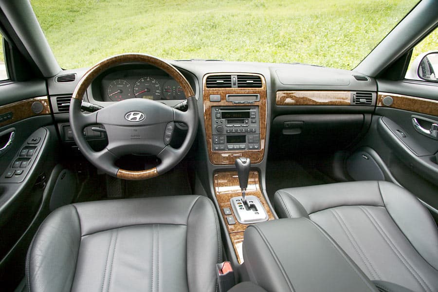 2004-Hyundai-XG350.jpg