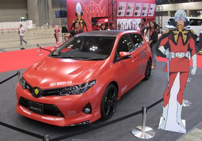 modellista-makes-gundam-toyota-auris-photo-gallery-video_3.jpg