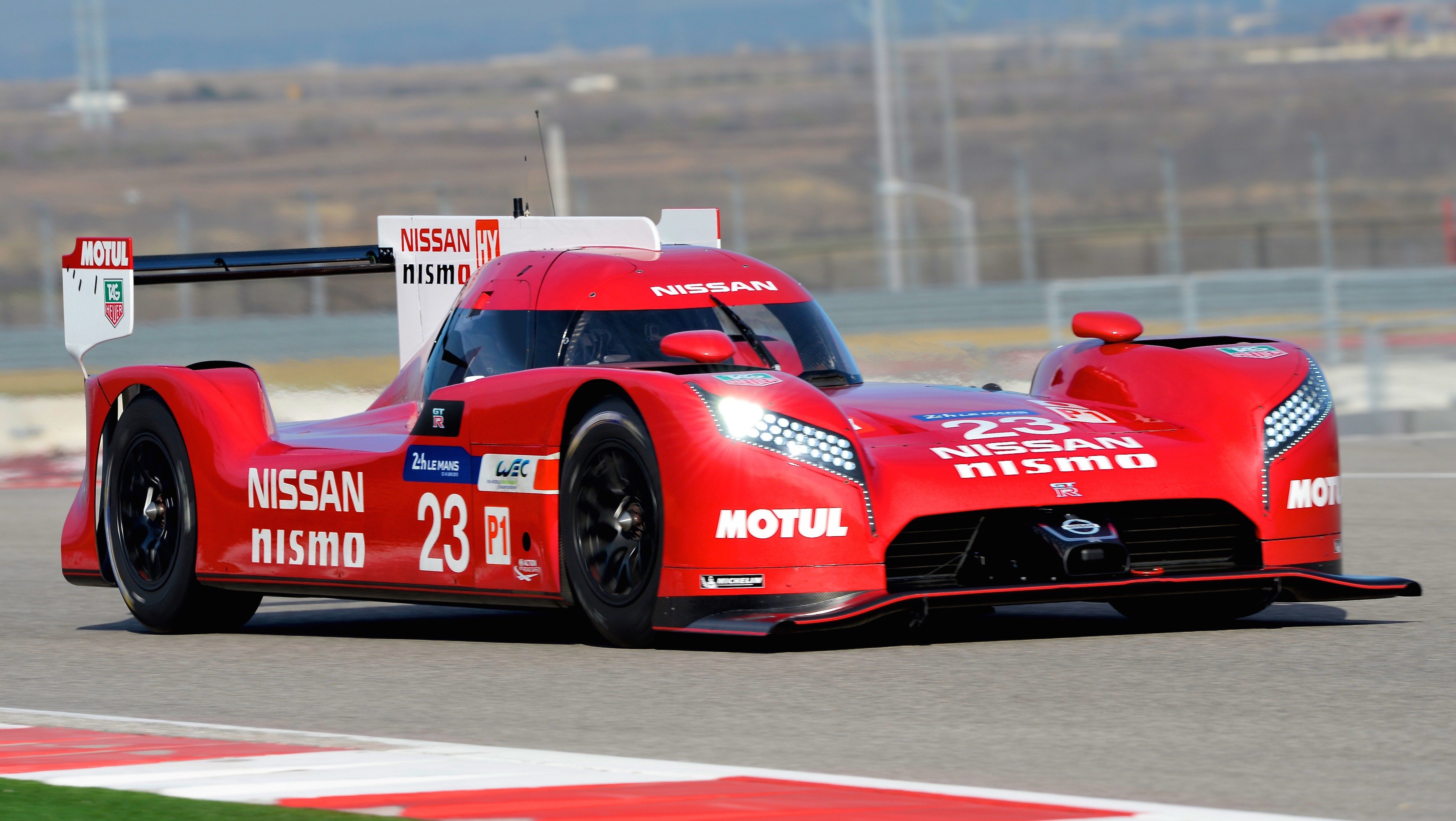 Nissan_GT-R-LM_NISMO_12-e1422853953210.jpg